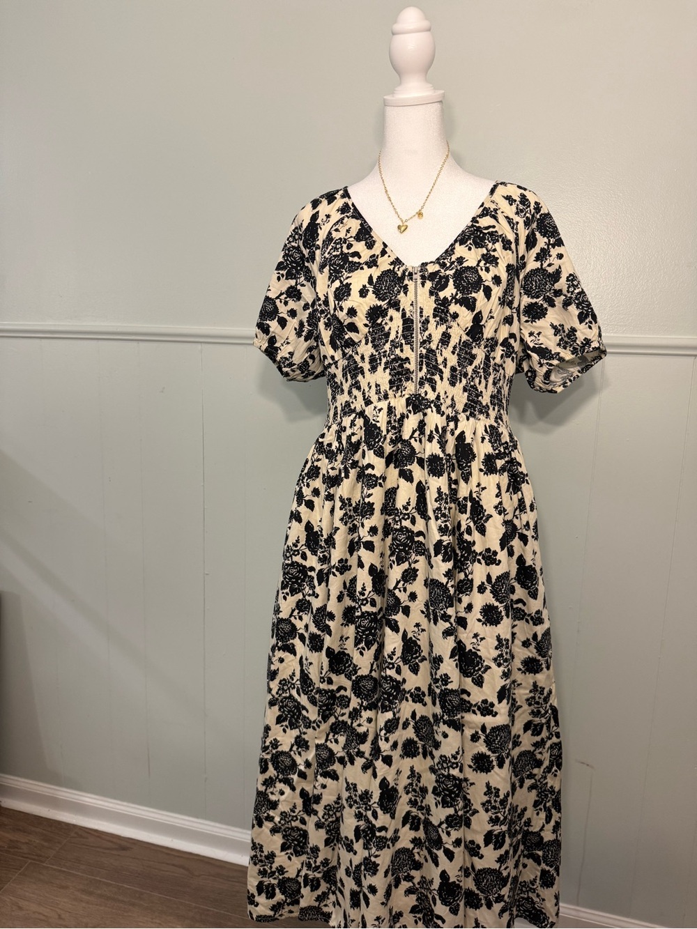Black Floral Print Cream Maxi Dress size XL - Picture 5 of 5